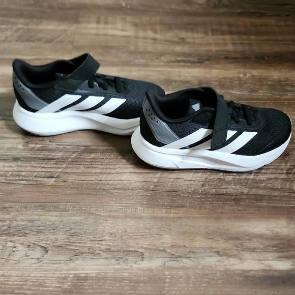 Adidas NEW Kids Black and White Velcro Sneakers - Picture 3 of 6